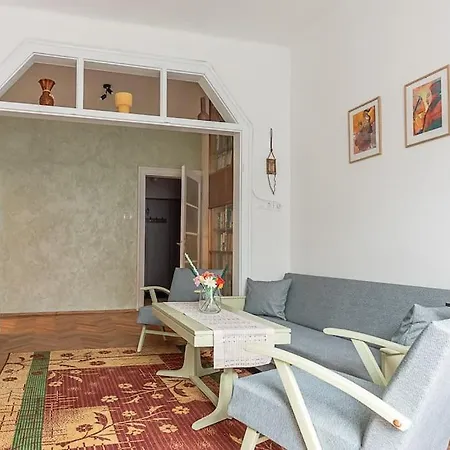 Centrally Located Vintage Flat Sofya