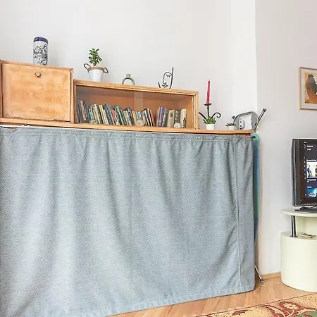 Centrally Located Vintage Flat * Sofya