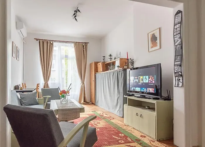 Centrally Located Vintage Flat Διαμέρισμα *