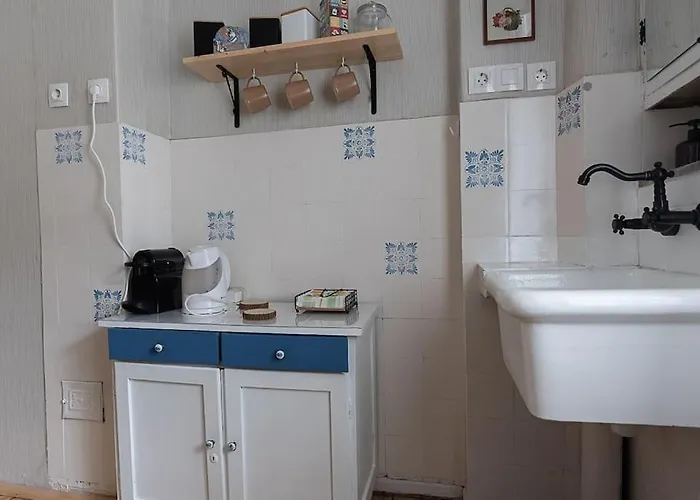 Apartment Centrally Located Vintage Flat